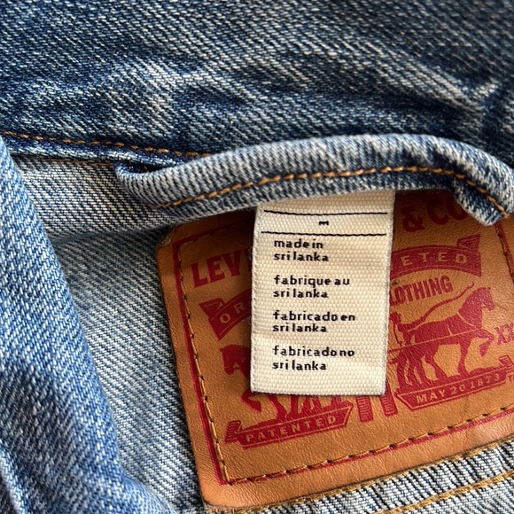 Levi’s Jean Trucker Jacket - Picture 4 of 5